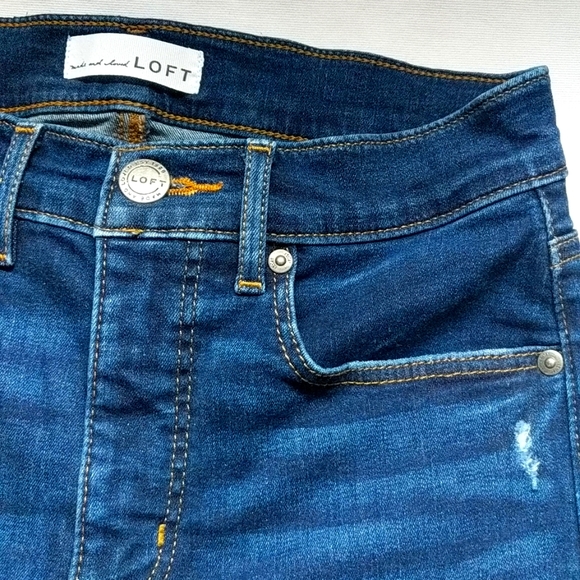 Loft High Waist Skinny Denim in a Dark wash size 26. - Picture 3 of 6